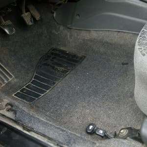 Автомобильный потоп: как высушить ковролин и шумоизоляцию от воды